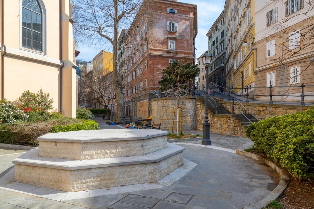 Suite Foscolo, In Piazza A ترييستي المظهر الخارجي الصورة