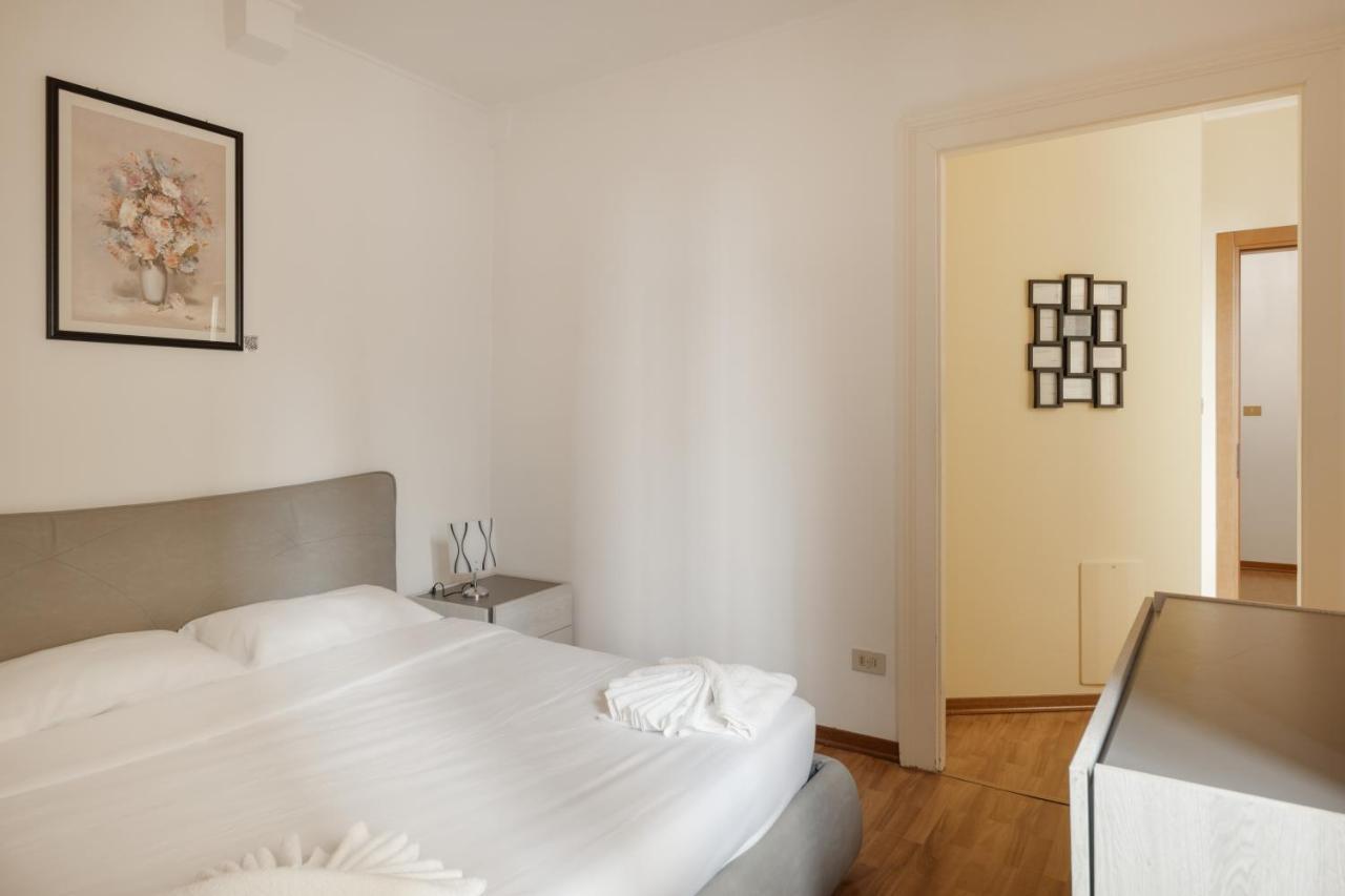 Suite Foscolo, In Piazza A ترييستي المظهر الخارجي الصورة